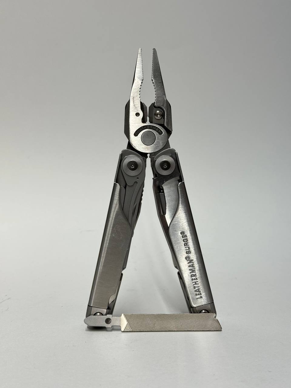 Мультитул Leatherman Surge Stainless 21 инстр., 7,9/11,5см, чехол нейлон черн. купить