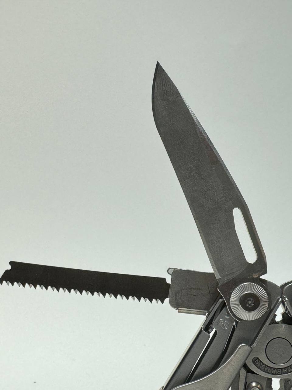 Мультитул Leatherman Surge Stainless 21 инстр., 7,9/11,5см, чехол нейлон черн. купить