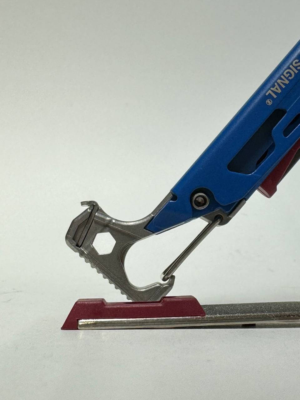 Мультитул Leatherman Signal Cobalt 19 инстр., 7/11, 4см, чехол нейлон, box купить
