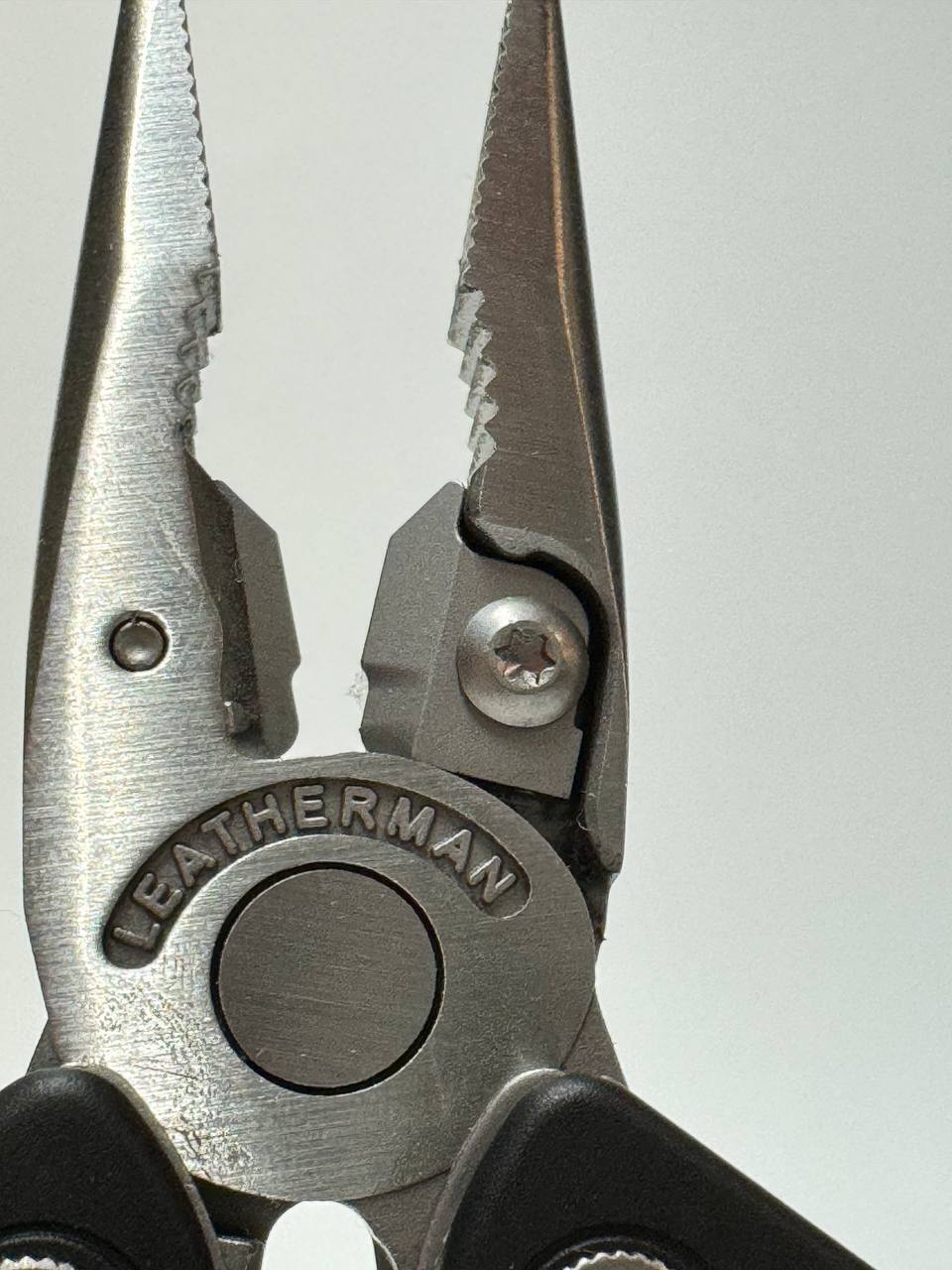 Мультитул Leatherman Charge Plus Black+Stainless 19 инстр., 7,4/10см, чехол нейлон, комп. бит купить