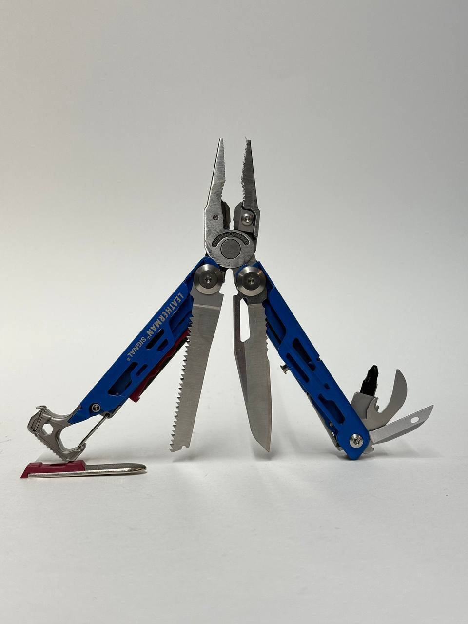 Мультитул Leatherman Signal Cobalt 19 инстр., 7/11, 4см, чехол нейлон, box купить