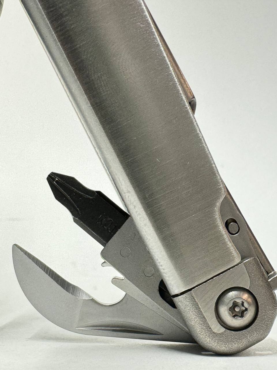 Мультитул Leatherman Surge Stainless 21 инстр., 7,9/11,5см, чехол нейлон черн. купить
