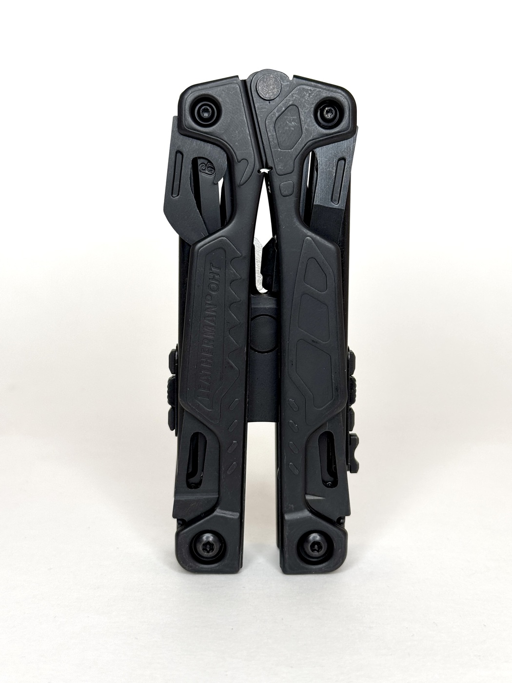 Мультитул LEATHERMAN OHT Black 16 инстр., 6/11,5 см, чехол Molle купить
